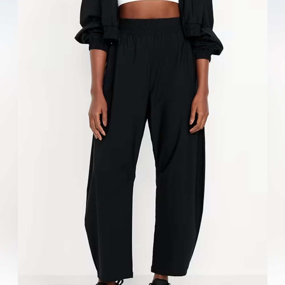 Old Navy High-Waisted SleekTech Barrel Ankle Pants